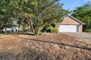 3002 W 4th Ave, Corsicana, TX 75110 - Photo 3