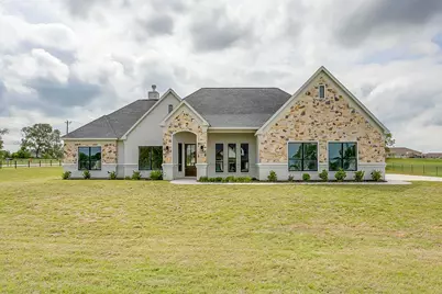 1001 Magnolia Court, Springtown, TX 76082 - Photo 1