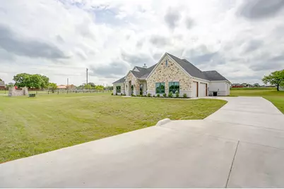 1001 Magnolia Court, Springtown, TX 76082 - Photo 3