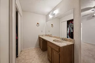 4601 Mandalay Dr, Arlington, TX 76016 - Photo 13