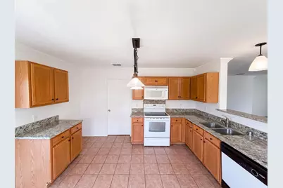 6200 St James Place, Denton, TX 76210 - Photo 5