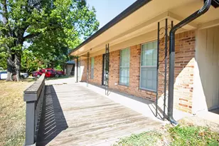 103 Clover Ln, Palestine, TX 75803 - Photo 3