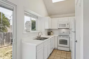 953 Ramblewood, Lewisville, TX 75067 - Photo 7