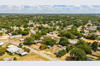 817 Flamingo Road, Granbury, TX 76049 - Photo 11