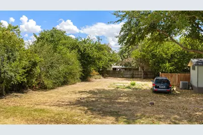 817 Flamingo Road, Granbury, TX 76049 - Photo 3