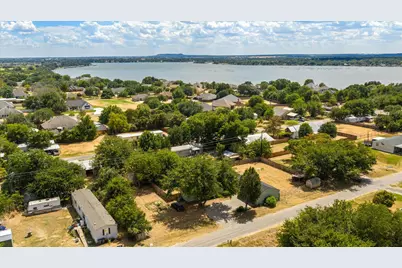 817 Flamingo Road, Granbury, TX 76049 - Photo 7