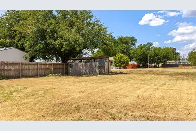 823 Flamingo Road, Granbury, TX 76049 - Photo 3
