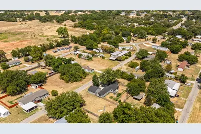 823 Flamingo Road, Granbury, TX 76049 - Photo 7