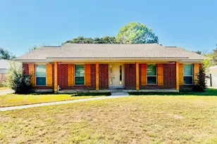 1710 Cresthaven Dr, Pantego, TX 76013 - Photo 1