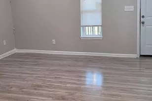 1017 E Cannon St, Fort Worth, TX 76104 - Photo 3