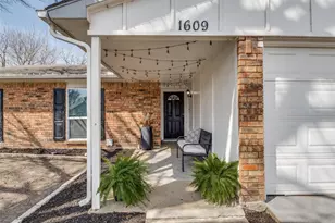 1609 Lyric Dr, Garland, TX 75040 - Photo 5