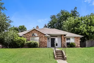404 Derby Ln, DeSoto, TX 75115 - Photo 1