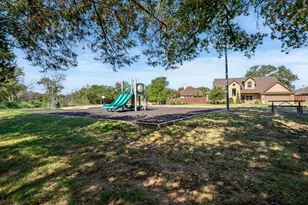 305 Donna Cir, Granbury, TX 76049 - Photo 35
