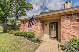 7317 Tipperary Ct, North Richland Hills, TX 76182 - Photo 3
