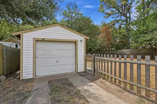 111 Atkinson Dr, Sherman, TX 75092 - Photo 29