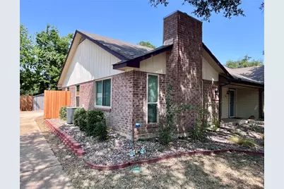 3013 Clover Lane, Euless, TX 76039 - Photo 3