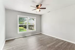 1108 E Robert St, Fort Worth, TX 76104 - Photo 15