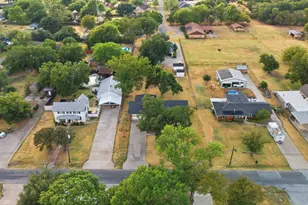 400 S College St, Pilot Point, TX 76258 - Photo 27