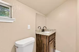 1103 Chase Ave, Cleburne, TX 76031 - Photo 29