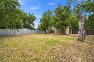 1103 Chase Ave, Cleburne, TX 76031 - Photo 33