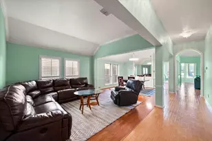 1002 Muirfield Dr, Mansfield, TX 76063 - Photo 5