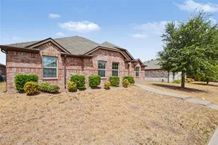 2126 Fair Weather Dr, Lancaster, TX 75146 - Photo 3