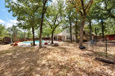 512 Shady Oaks Trail, Burleson, TX 76028 - Photo 33