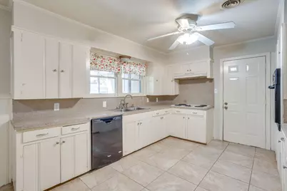 1325 W Water Street, Weatherford, TX 76086 - Photo 13