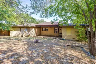 1325 W Water St, Weatherford, TX 76086 - Photo 35