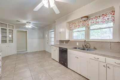 1325 W Water Street, Weatherford, TX 76086 - Photo 15