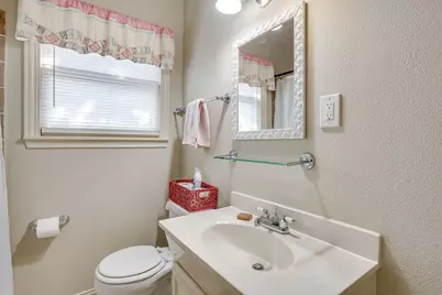 1325 W Water Street, Weatherford, TX 76086 - Photo 27