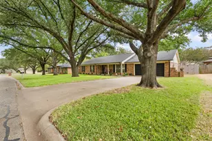 1124 Green River Trail, Cleburne, TX 76033 - Photo 3