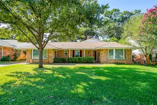 1706 Larkspur Dr, Arlington, TX 76013 - Photo 1