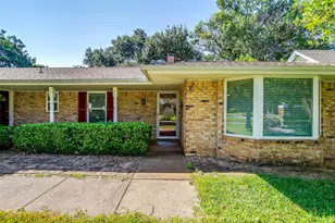 1706 Larkspur Dr, Arlington, TX 76013 - Photo 3