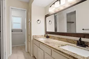 2958 Columbine Dr, Grapevine, TX 76051 - Photo 9