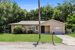 607 Dixon St, Cleburne, TX 76033 - Photo 1