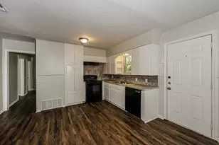 607 Dixon St, Cleburne, TX 76033 - Photo 3