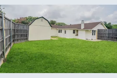2112 Cedarcrest Drive, Carrollton, TX 75007 - Photo 11