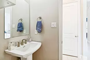 12679 Royal Oaks Ln, Farmers Branch, TX 75234 - Photo 19