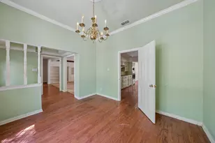 249 Creekwood Dr, Lancaster, TX 75146 - Photo 5