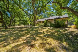 249 Creekwood Dr, Lancaster, TX 75146 - Photo 29