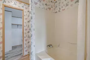 9064 Summit Ct E, Cleburne, TX 76033 - Photo 37