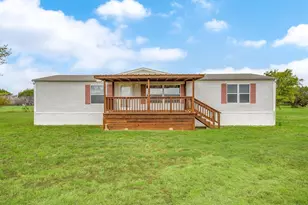 9064 Summit Ct E, Cleburne, TX 76033 - Photo 3
