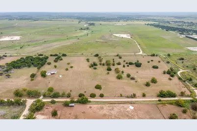 9064 Summit Court E, Cleburne, TX 76033 - Photo 5