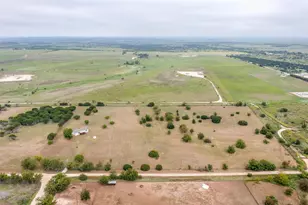9064 Summit Ct E, Cleburne, TX 76033 - Photo 5