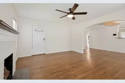 219 S Briscoe Boulevard, Dallas, TX 75211 - Photo 11
