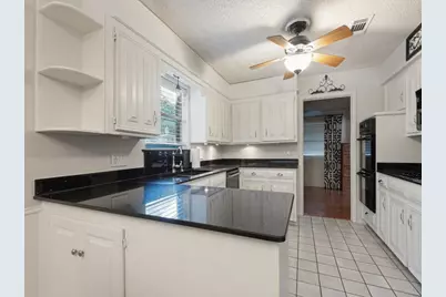 618 Brent Drive, Arlington, TX 76012 - Photo 9
