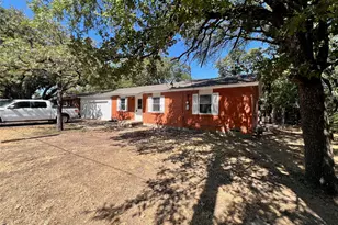 115 Burl St, Corinth, TX 76208 - Photo 3
