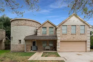 813 Beacon Hill Dr, Irving, TX 75061 - Photo 1