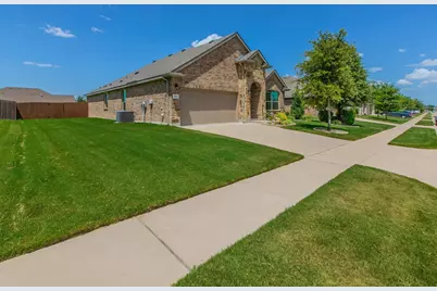 500 Smart Strike Trail, Granbury, TX 76049 - Photo 3